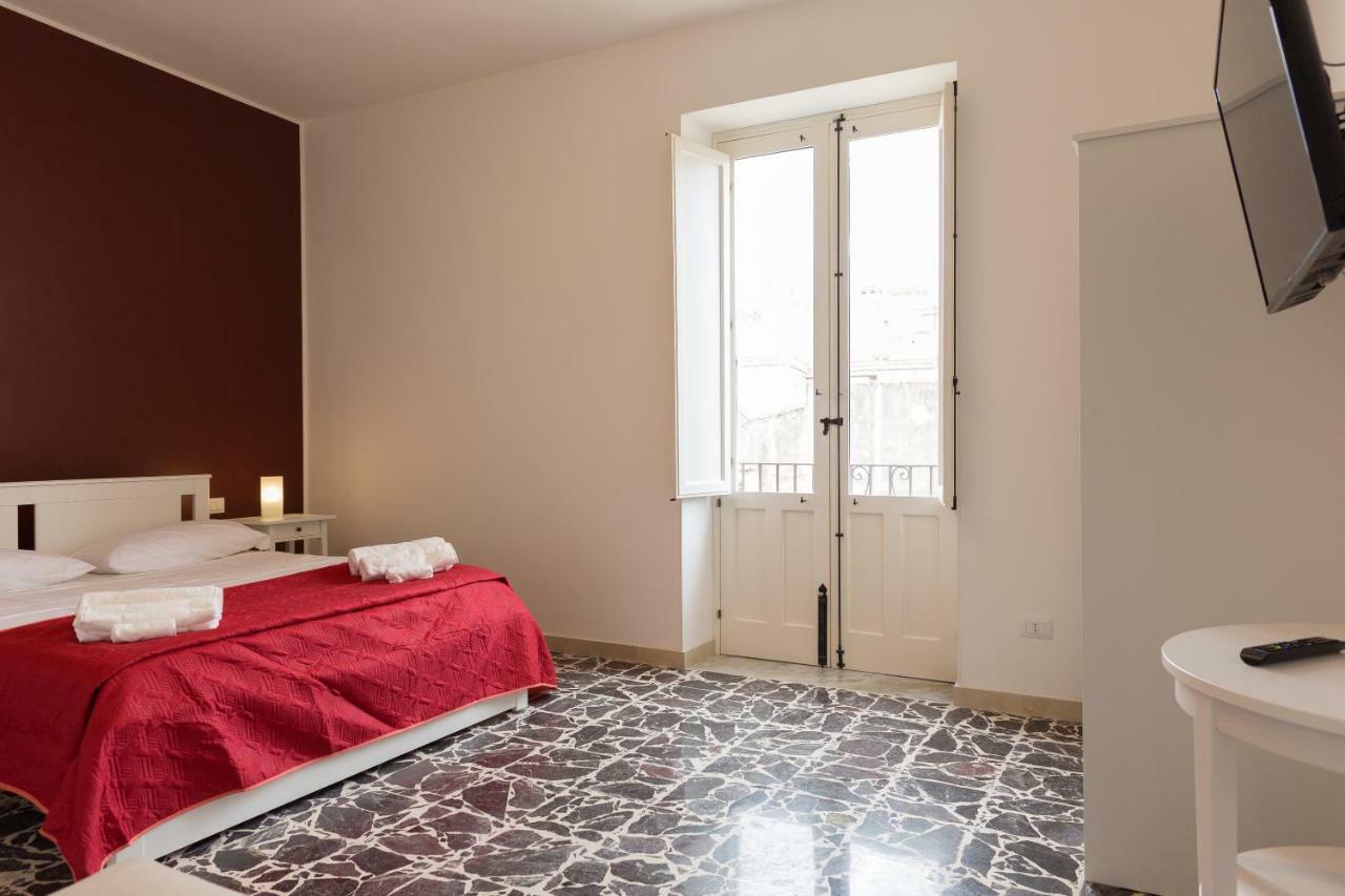 Al Corso Apartments Noto Exterior photo